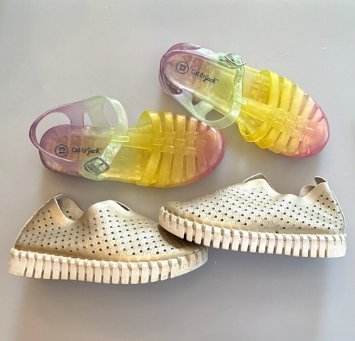 Girls size shoe - size,